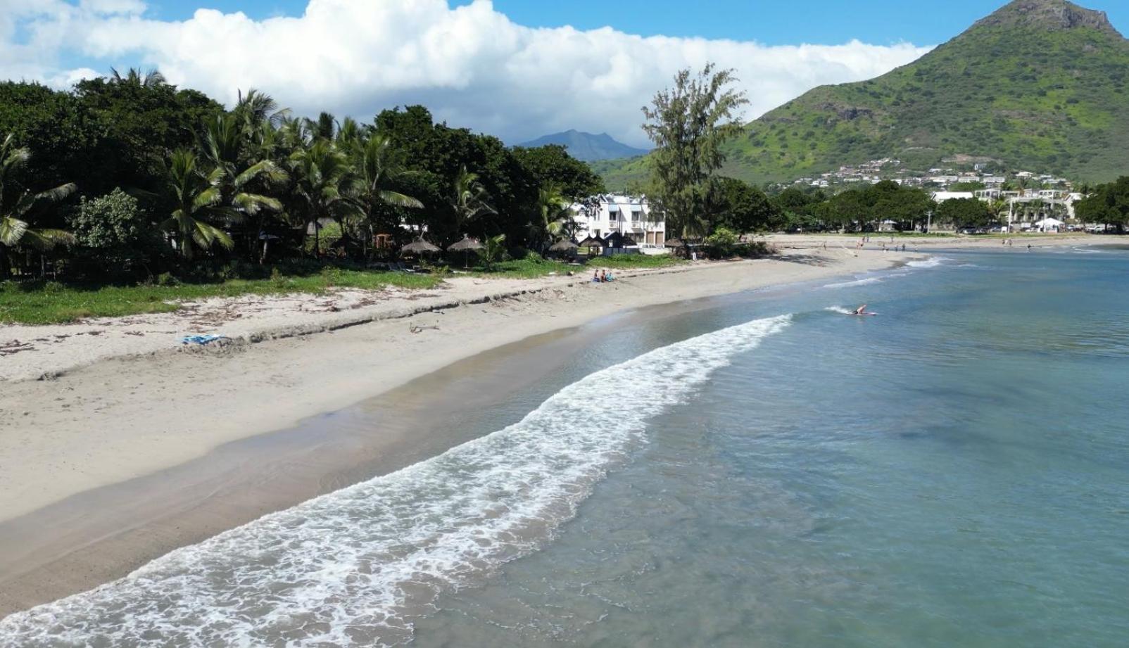 Between2waters Car Offered * Tamarin